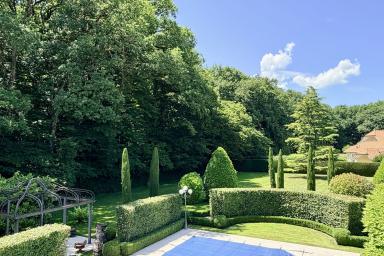 Une propriété d’exception à réinventer, au cœur d’un écrin de verdure  image