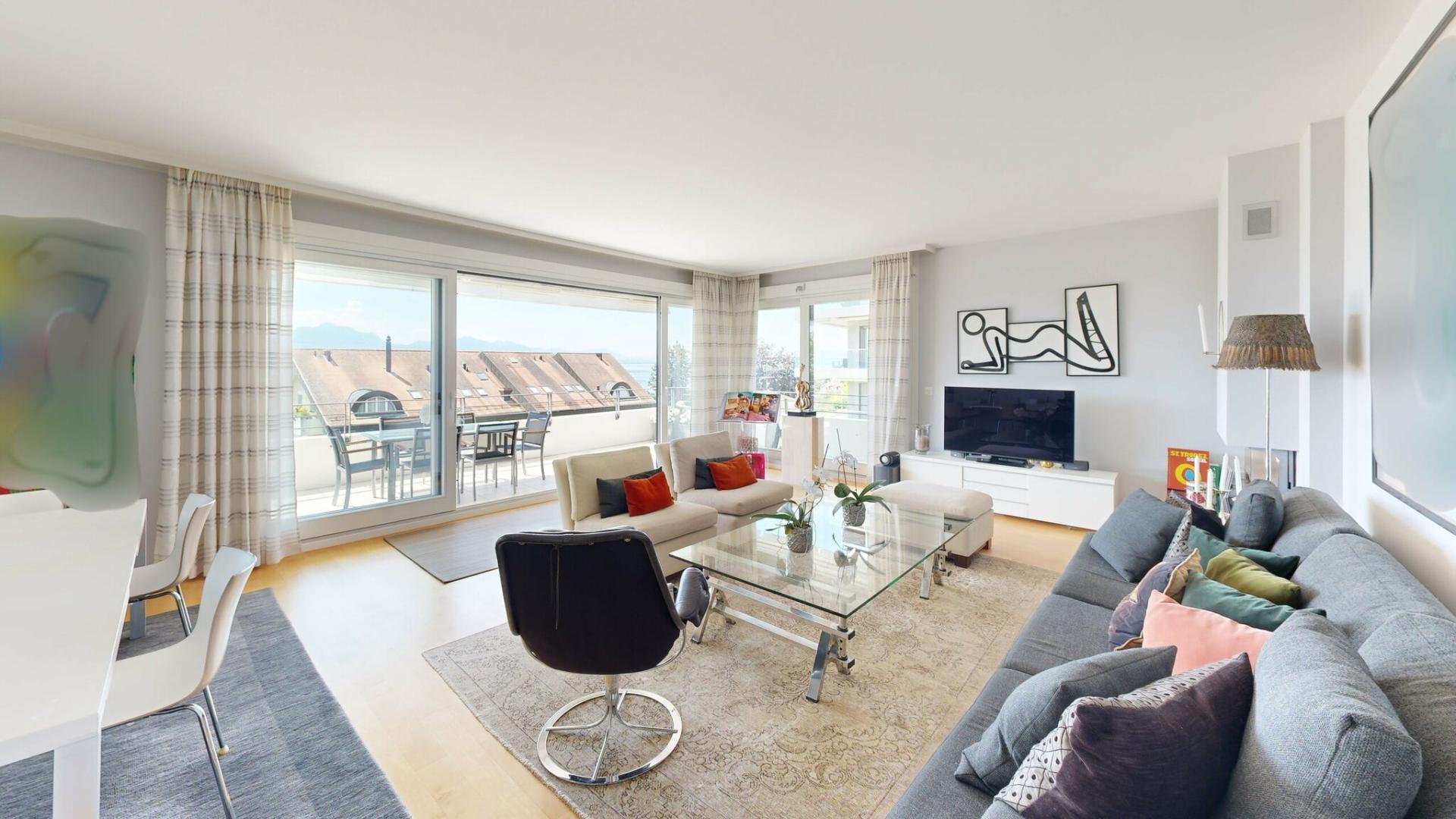 Appartement lumineux avec vue lac et généreux balcon d’angle
