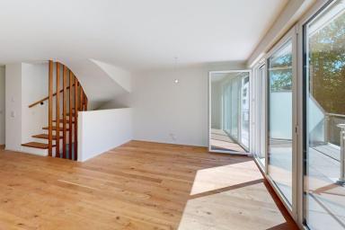 Appartement de 4,5 pièces avec jardin, cadre paisible image