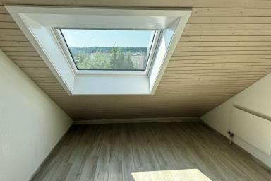 Duplex lumineux de 5,5 pièces avec terrasse de 89 m² et garage double image