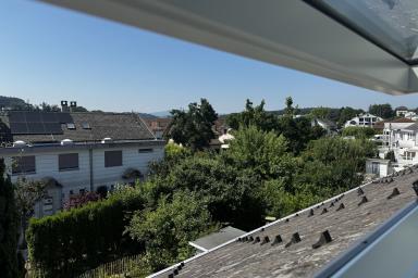 Duplex lumineux de 5,5 pièces avec terrasse de 89 m² et garage double image