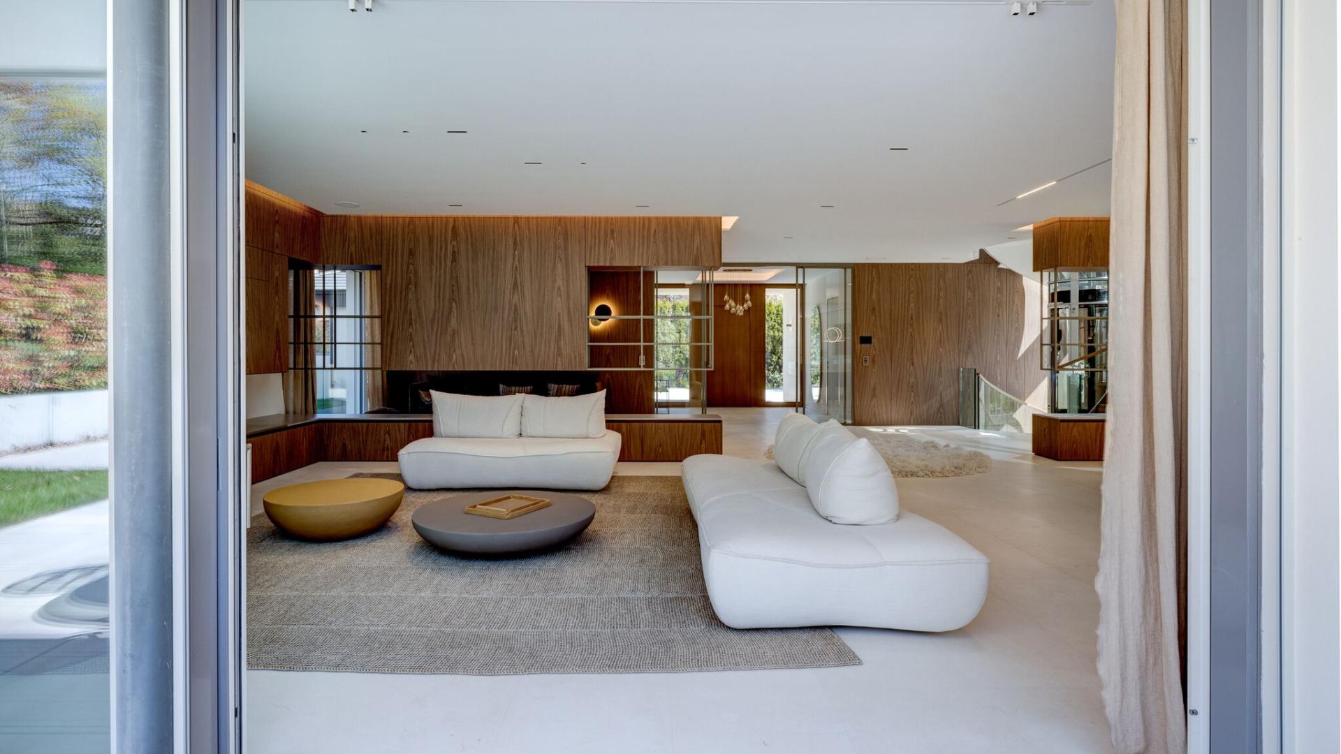 Villa Signature à Mies – L’Essence du Luxe Contemporain