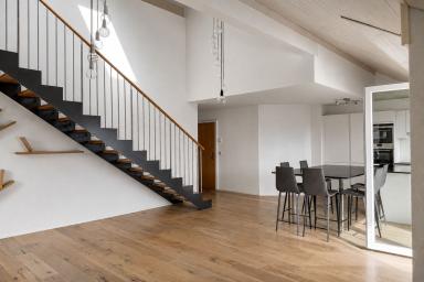 Séjour en double hauteur, 3 chambres de 17 à 18 m² et loft de 51 m² image