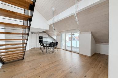 Séjour en double hauteur, 3 chambres de 17 à 18 m² et loft de 51 m² image