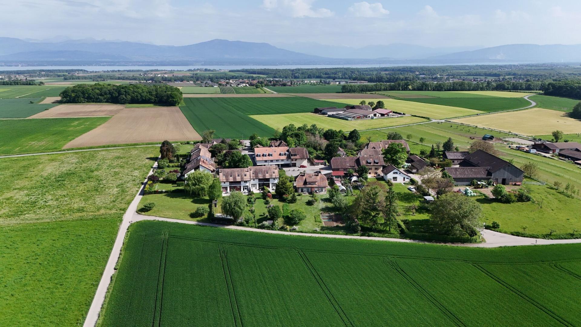 Calme et verdure à deux pas de Chéserex et Nyon