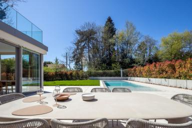 Villa Signature à Mies – L’Essence du Luxe Contemporain image