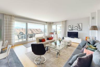 Appartement lumineux avec vue lac et généreux balcon d’angle image