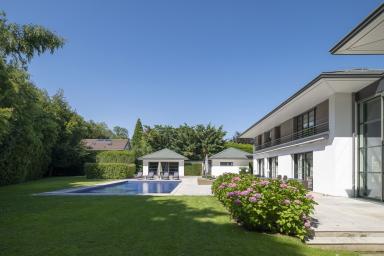 Villa Contemporaine d’Exception à Commugny – Luxe et Intimité image