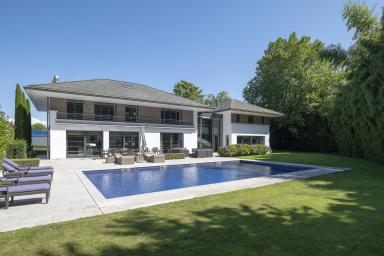 Villa Contemporaine d’Exception à Commugny – Luxe et Intimité image