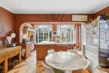 Maison de Maître à Lausanne – Élégance Intemporelle et Parc Privé image