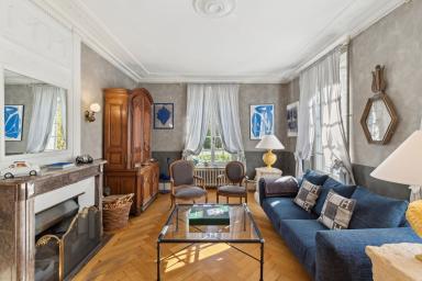 Maison de Maître à Lausanne – Élégance Intemporelle et Parc Privé image