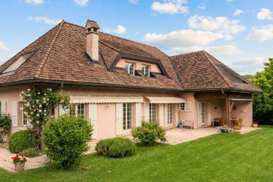 Maison de Caractère à Rénover image