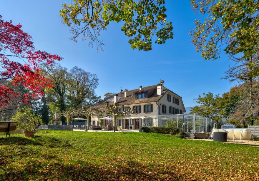 Majestueuse Maison de Maître rénovée à deux pas de Nyon
