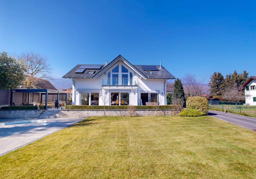 Élégante villa moderne dans un cadre paisible à Trélex