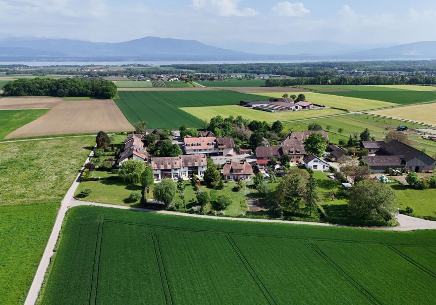 Calme et verdure à deux pas de Chéserex et Nyon