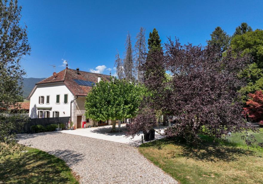 Maison de Maître du XVIIIe siècle rénovée avec parc de 7'800 m²