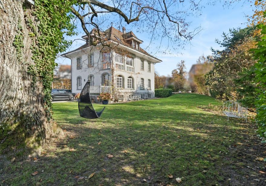 Maison de Maître à Lausanne – Élégance Intemporelle et Parc Privé